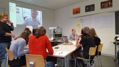 Skypen mit Amerika-Korrespondent Peter Düggeli (SRF) während der US-Wahlen