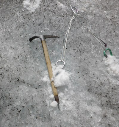 Bergsteiger:innen-Pickel