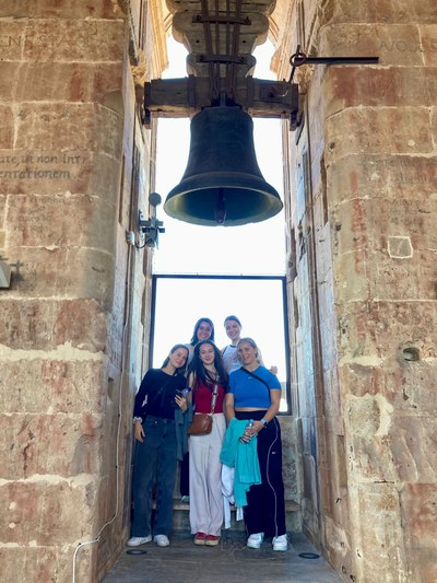 Unter der Glocke im höchten Turm der Kathedrale in Salamanca, la Torre Ieronimus.